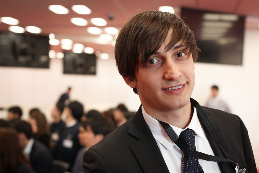 "Make a difference." A desire to empower the world brought Ilya Shirokoradyuk to Rakuten. He was attracted to the company's global side. "It's not a typical Japanese company."