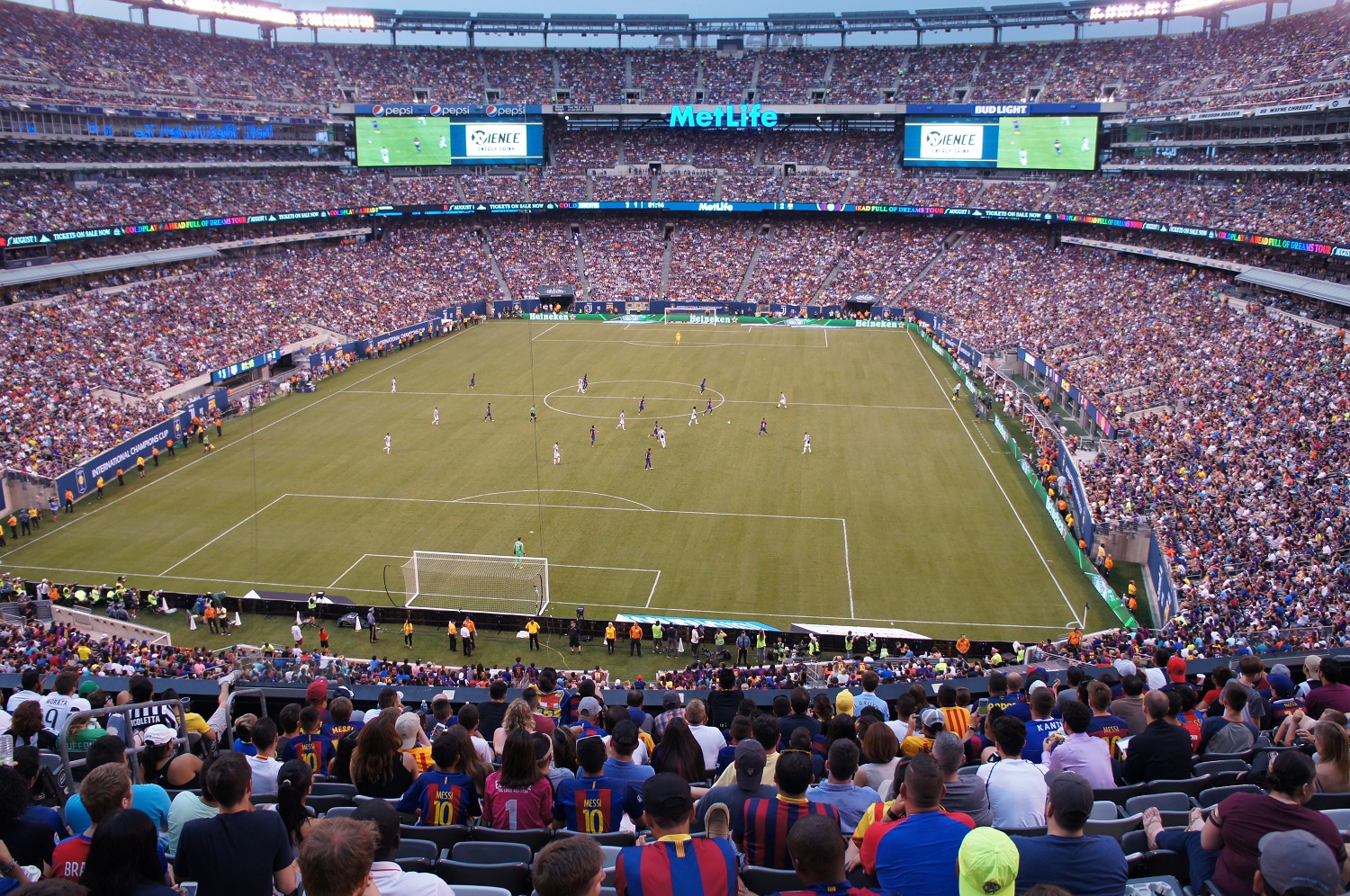 In their first match in their new Rakuten jerseys, FC Barcelona defeated Juventus at MetLife Stadium in New Jersey on July 22.