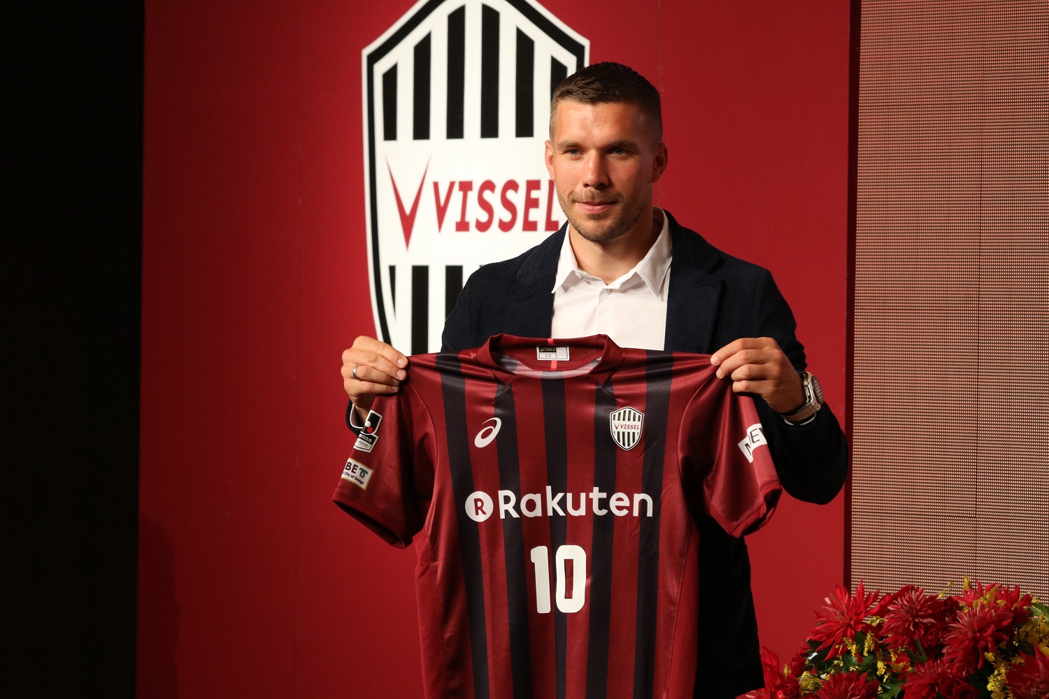 German football superstar kicks off new phase of career at Vissel Kobe