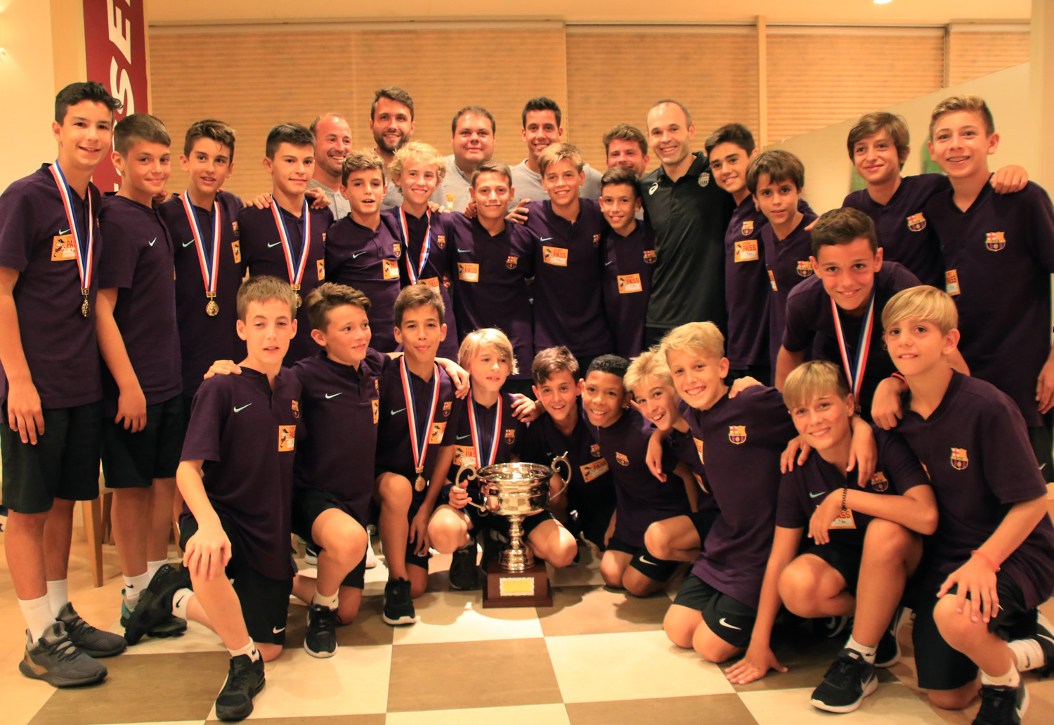 Iniesta meets with Barca Youth Academy, Looks ahead to Asian Champion’s League