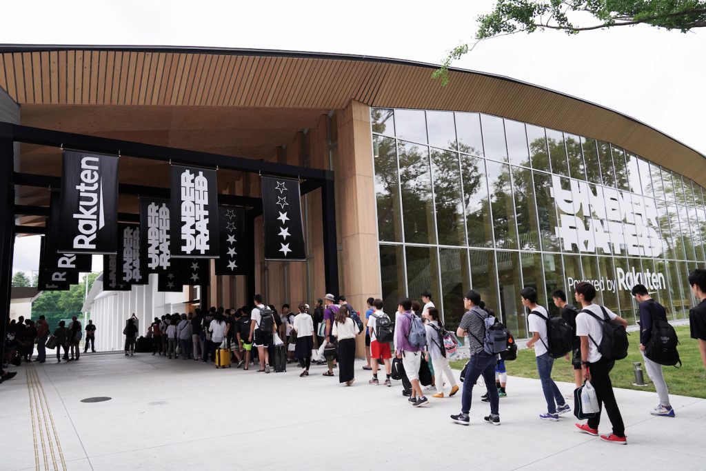 The two-day Underrated Tour camp drew an enormous crowd of fans and spectators.
