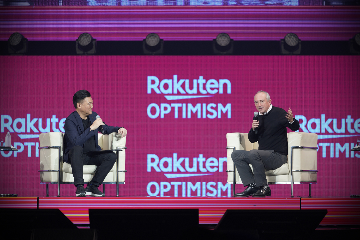 Rakuten Today Agus Right Chats With Rakuten Ceo Mickey Mikitani Onstage