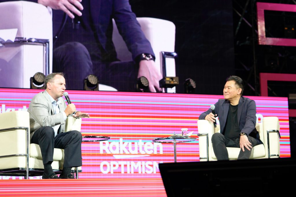 In summing up his vision of the future, Mikitani told attendees, “The future is not necessarily an extrapolation of what we’ve experienced. We may get rid of cash or have a completely different notion of how countries should be. Autonomous driving could change the notion of driving, and the evolution of medicine could help extend the average life expectancy to 100 years. 5G will be the driver of these changes. Rakuten will be launching a new corporate credo, ‘Walk Together,’ because we want to walk together with all the business partners here today and with consumers. We want to build a better future with all of you.”