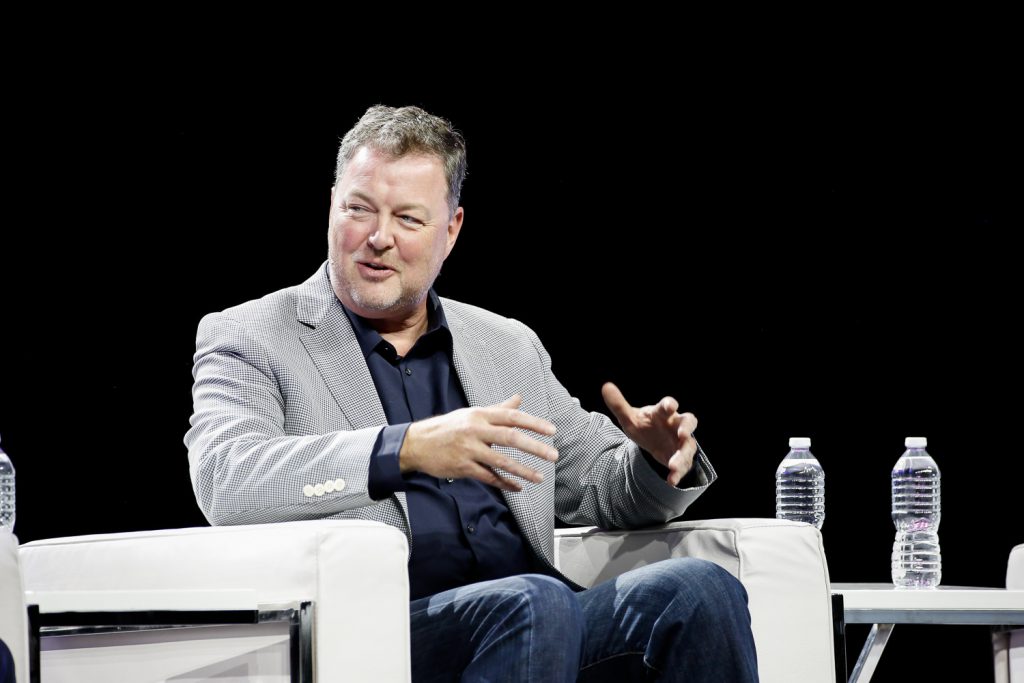5G will enable enterprises to provide their staff, their partners and customers with an unified experience and unified security across both their private and public networks, explained Colin Kincaid, VP & CTO Service Provider, Cisco.